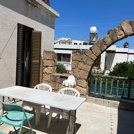 In Kato , 3 Minutes From The Beach بافوس