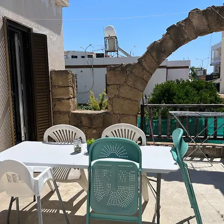 In Kato , 3 Minutes From The Beach Apartment